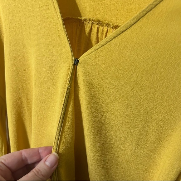 Madewell Raelynn Top Greek Gold Wrap and Tie. Size Medium. Snap Closures. - Picture 3 of 15